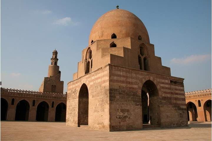 تعرف على تاريخ أول مسجد معلق في مصر.. شيده قبطي