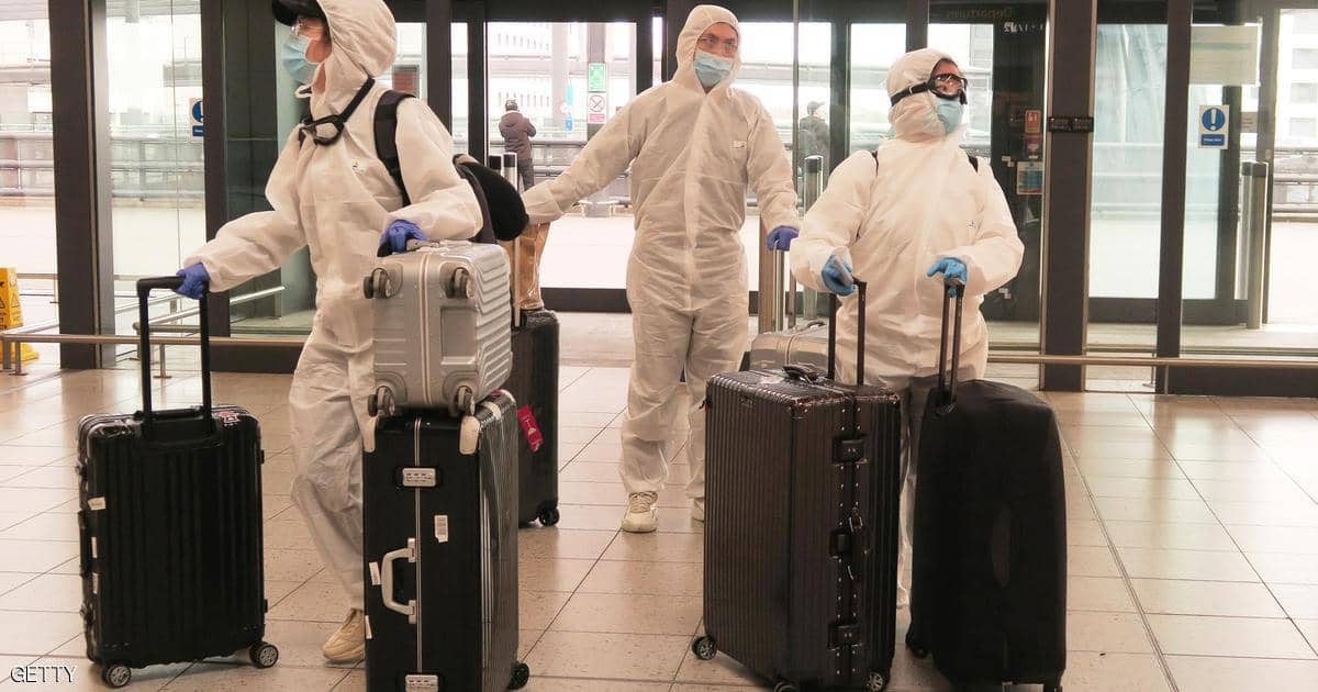 فريق طبي صيني يصل لندن للمساعدة في مكافحة الوباء