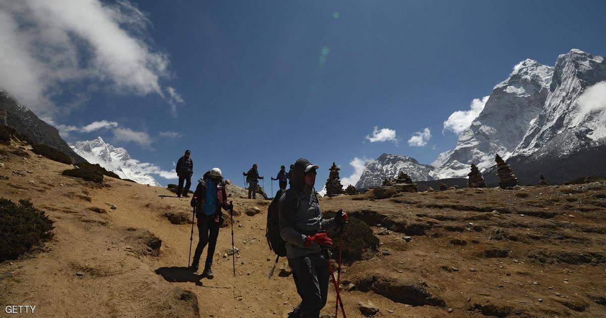 “كورونا” يضرب أعلى جبل في العالم