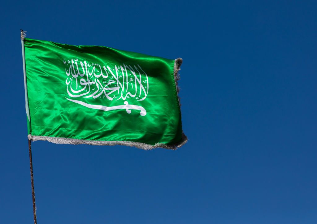 مسؤول سعودي يندد بإدخال إيران مواطنين سعوديين دون وضع ختم على جوازاتهم