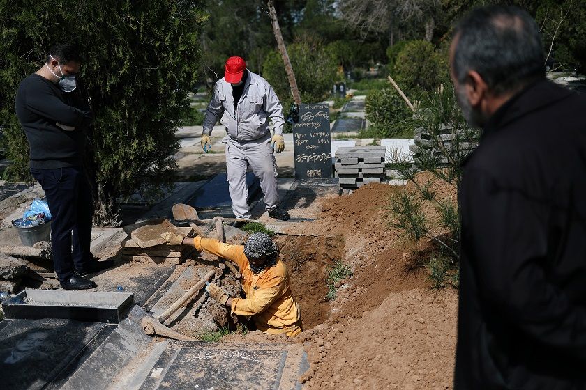 أكثر من 4 آلاف وفاة جراء كورونا في إيران ومقبرة جديدة لضحايا الفيروس