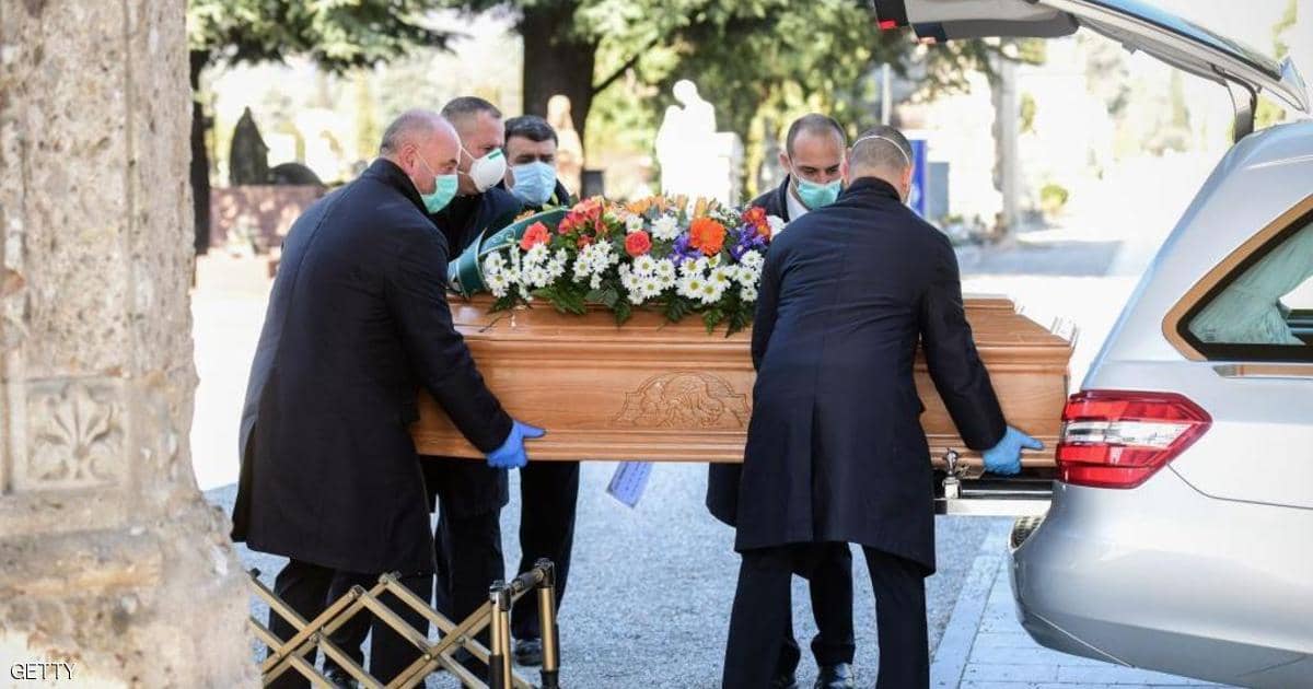 إيطاليا تسجل “تراجعا كبيرا” في عدد وفيات كورونا اليومي