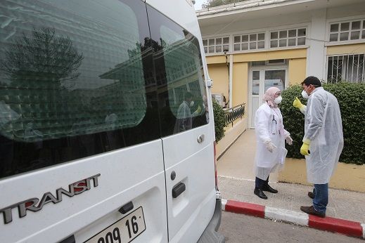 الجزائر تسجل 89 إصابة جديدة بفيروس كورونا