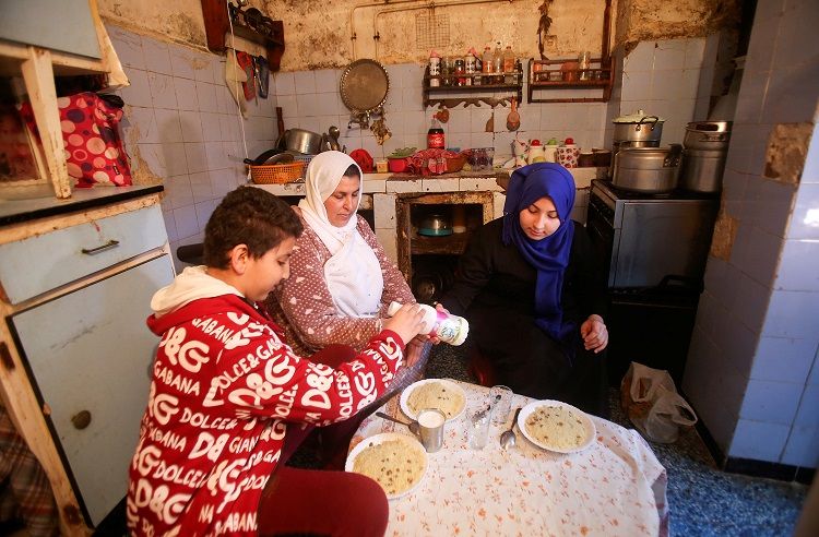 الجزائريون يتوقعون رمضان صعبا هذا العام بسبب كورونا