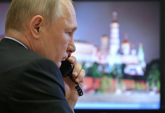 بوتين وماكرون يبحثان احتمال عقد اجتماع للدول الخمس الدائمة العضوية في مجلس الامن
