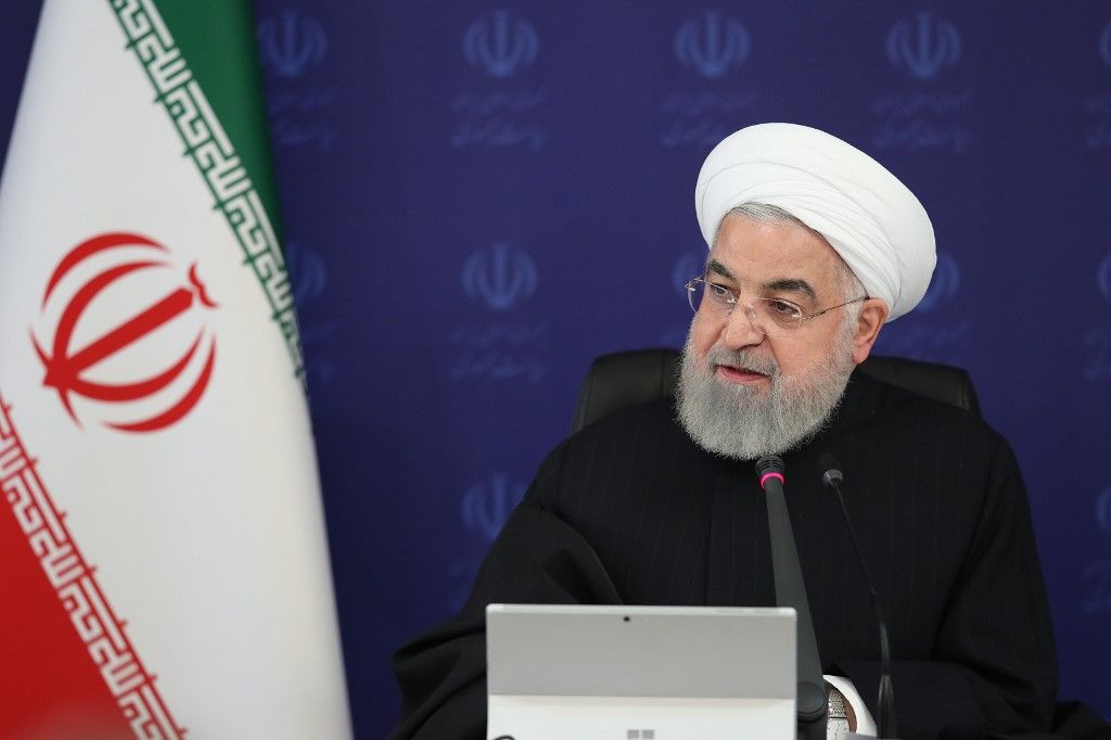 روحاني يحذر: إذا لم ينتبه المواطنون إلى الإرشادات فستتم إعادة قيود كورونا