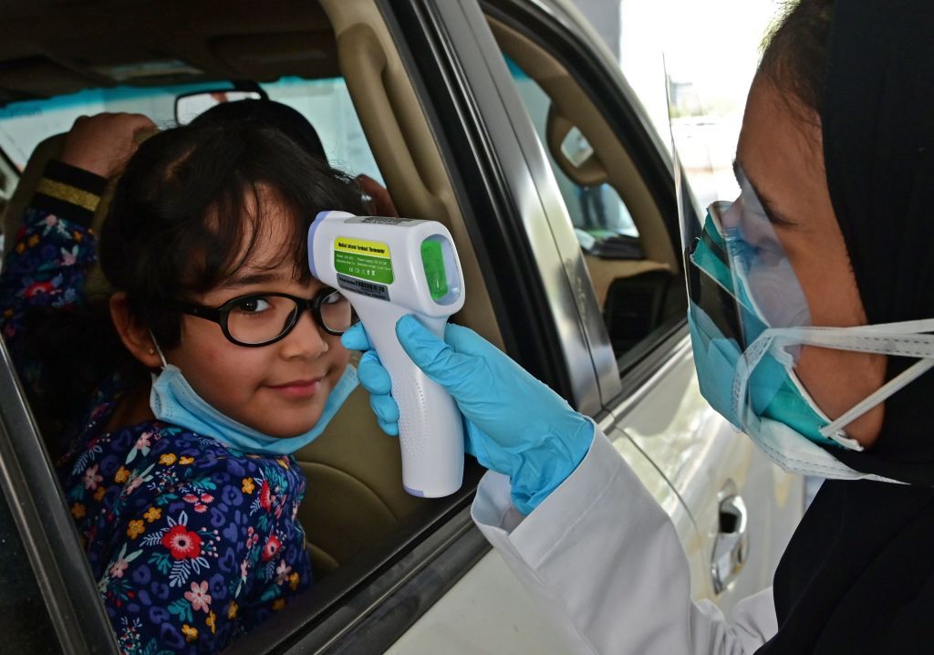 شفاء 19 حالة في الإمارات وتسجيل إصابات جديدة بفيروس كورونا