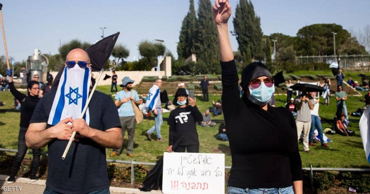 نتانياهو يطلب من الإسرائيليين ارتداء الكمامة