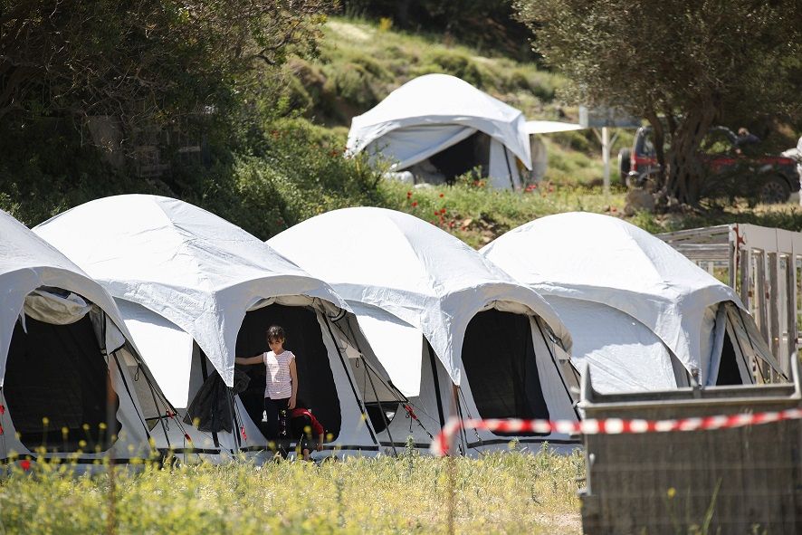 اليونان تمدد إجراءات العزل في مخيمات اللاجئين حتى 7 حزيران/يونيو