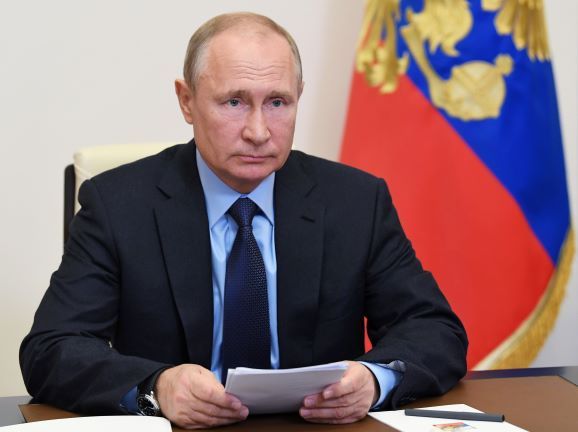 بوتين يعلن تحسّن الوضع الوبائي في روسيا