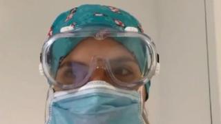 فيروس كورونا: عاملات في القطاع الصحي البريطاني يطالبن بمعدات وقاية خاصة بالنساء