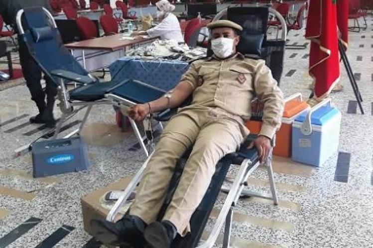أسرة القوات المساعدة بإقليم بني ملال تتبرع بالدم