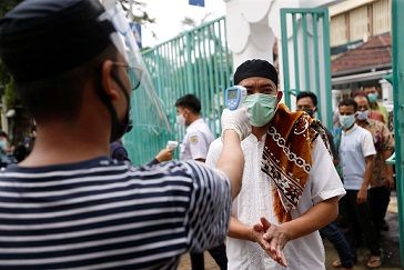 إندونيسيا تسجل 857 إصابة جديدة بكورونا و43 وفاة