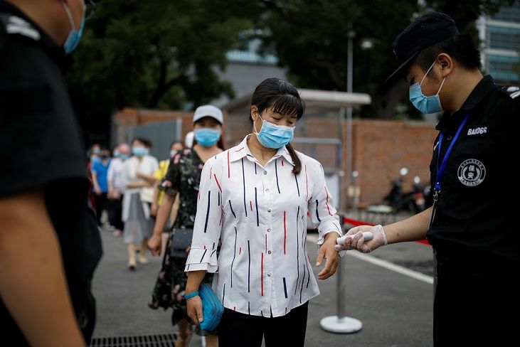 الصين تسجل 12 حالة إصابة جديدة بكورونا