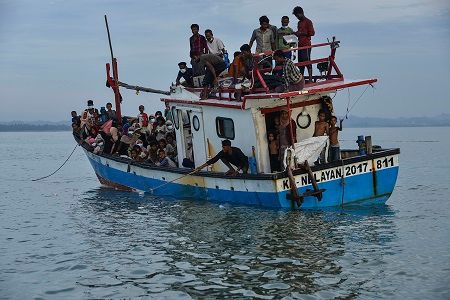 المأساة مستمرة.. لاجئو الروهينغا تحت حصار “كورونا” في إندونيسا (فيديو)