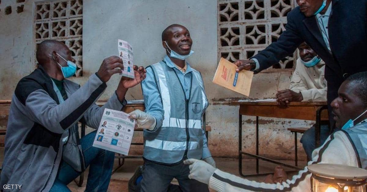 انتخابات “تاريخية”.. المعارضة تطيح رئيسا إفريقيا من الحكم