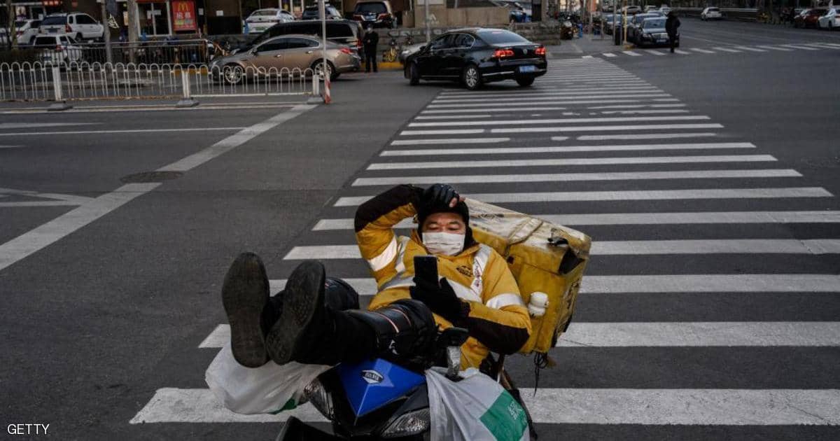 بكين تبحث عن فيروس كورونا “وسط الأطعمة والطرود”