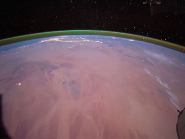 رصد توهج أخضر غريب في الغلاف الجويّ للمريخ