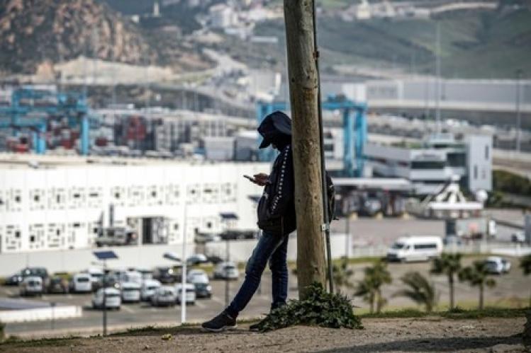عمال مغاربة في سبتة المحتلة يلتمسون “فتح الحدود” لطرد البطالة