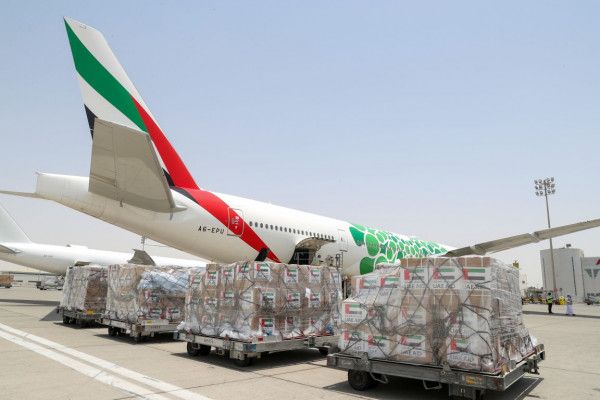 لمواجهة كورونا.. طائرة مساعدات طبية من الإمارات لـ إيران