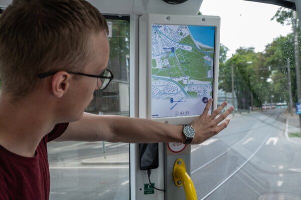 اختبار الحافلات ذاتية القيادة في تالين بإستونيا