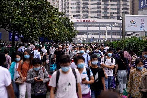 الصين تعلن عن 4 اصابات جديدة بفيروس كورونا في البر الرئيسي