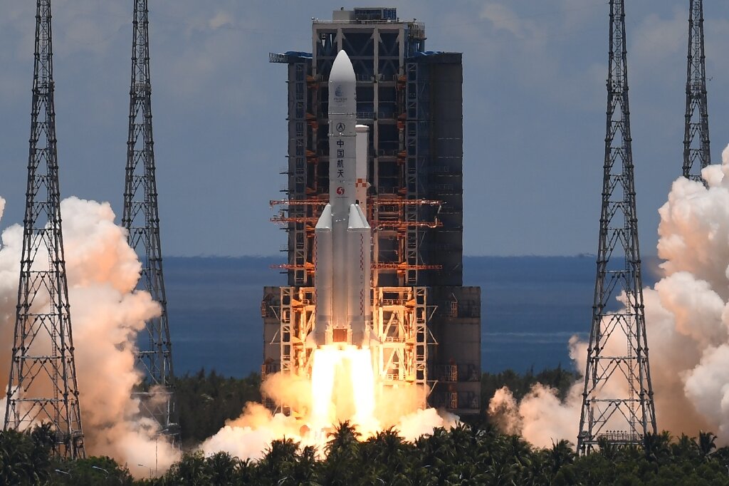 الصين تنجح بإطلاق مهمة تيانوين 1 إلى المريخ