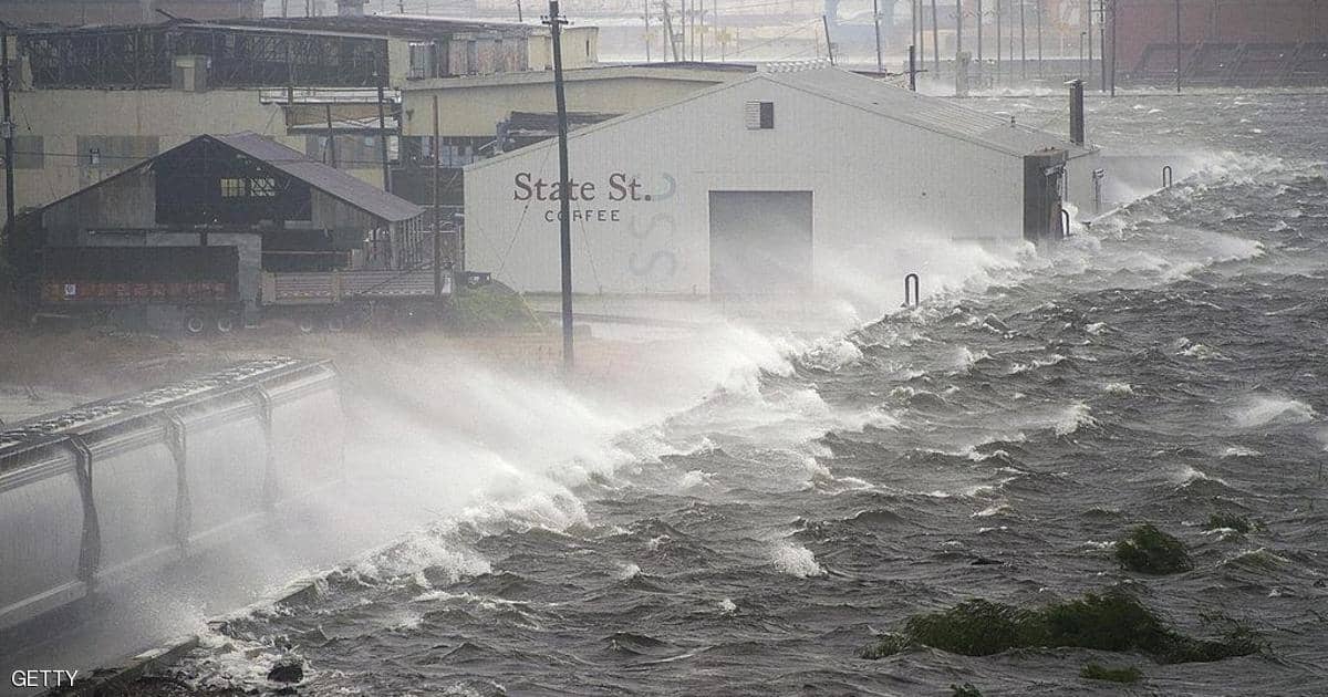 العاصفة “هانا” تجبر سكان جنوبي تكساس على إخلاء منازلهم