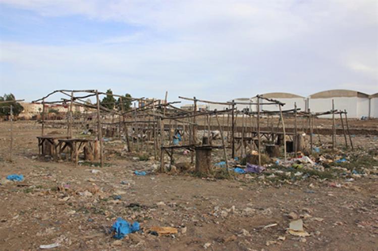 “كورونا” يغلق السوق الأسبوعي بقرية ابا محمد