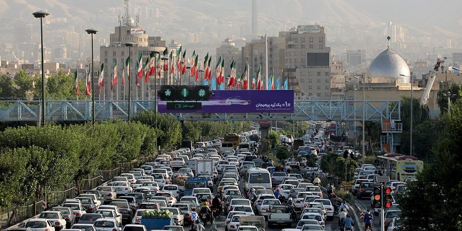 مسؤول إيراني بارز يحذر من خروج الوضع عن السيطرة في طهران