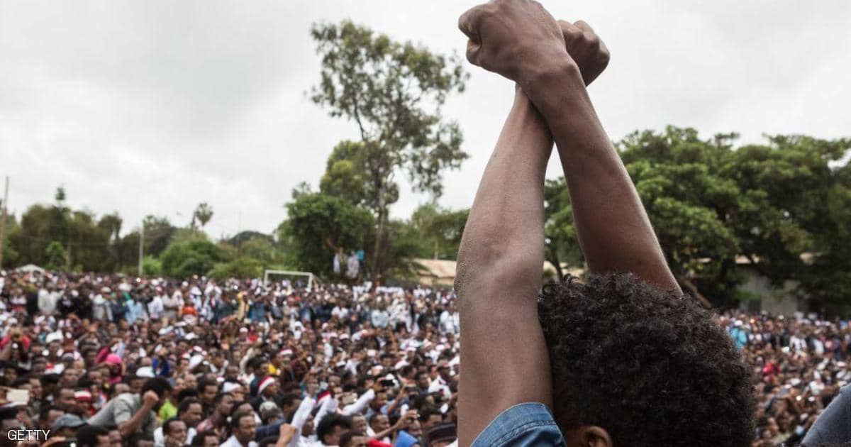مقتل مغن شهير وانفجارات واعتقالات.. ماذا يحدث في إثيوبيا؟