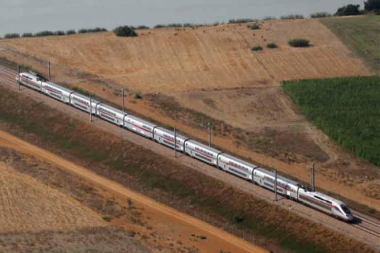 مكتب السكك الحديدية يعيد تشغيل “قطارات طنجة”