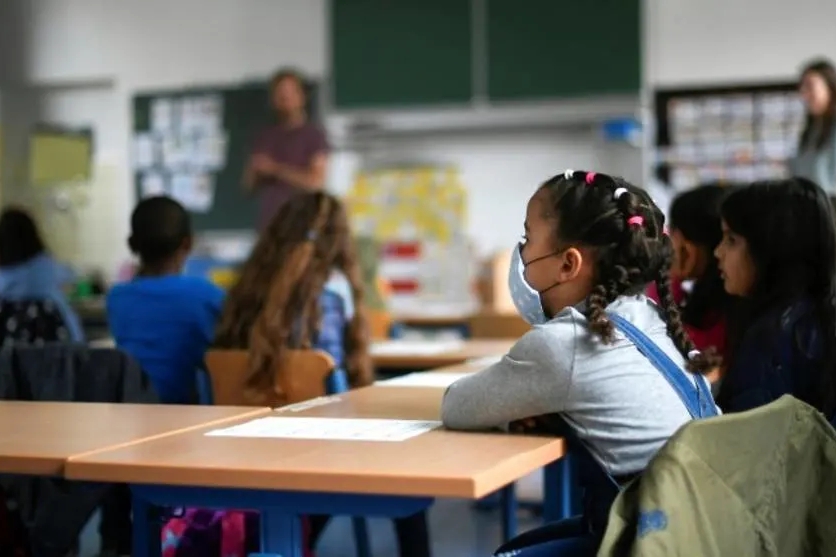 وزارة أمزازي توضح حقيقة تحديد أسعار التعليم عن بعد في المؤسسات الخاصة