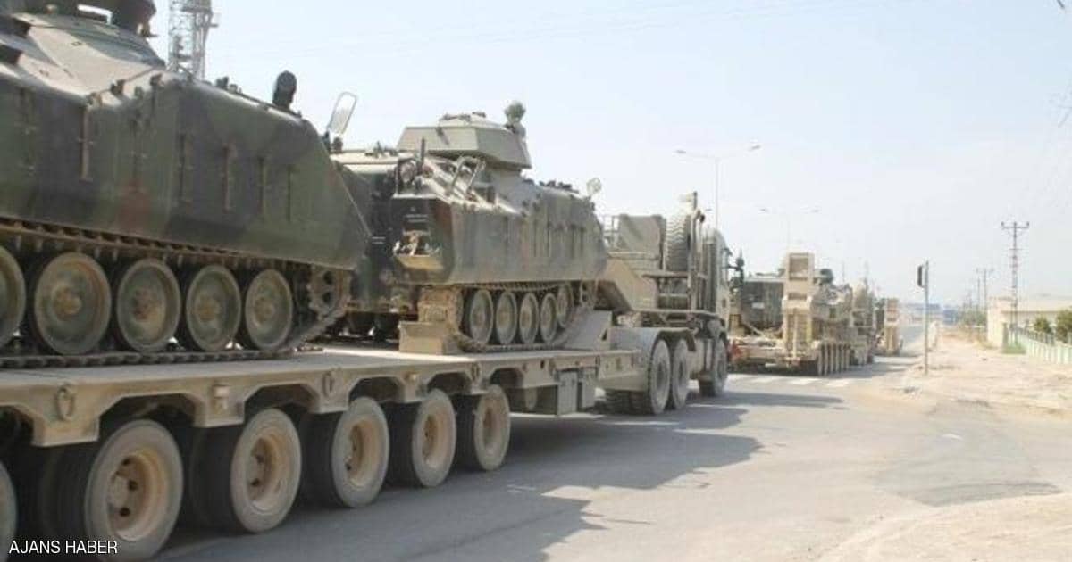 بالفيديو.. تركيا تنقل عشرات الدبابات إلى حدودها مع اليونان