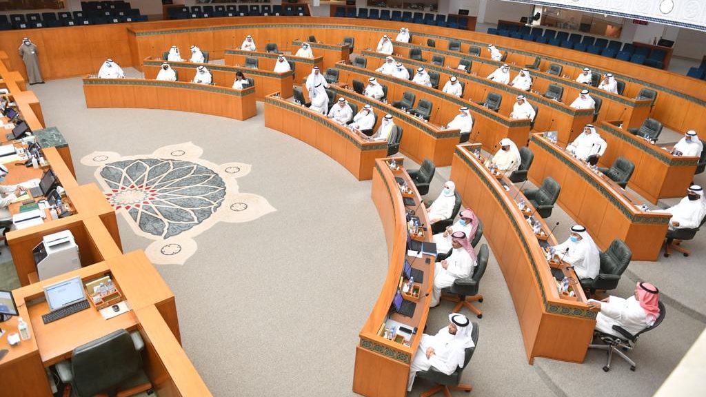 تسجيل إصابات بكورونا في صفوف نواب البرلمان الكويتي.. والبرلمان يؤجل جلسته