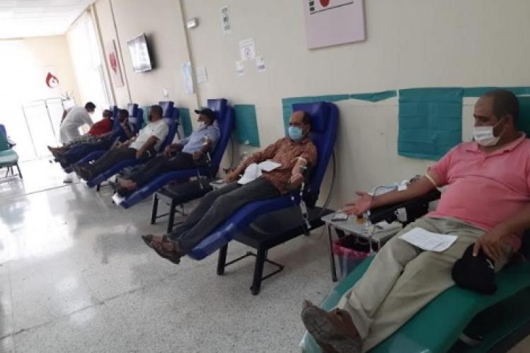 سائقون مهنيون يتبرعون بأكياس الدم في مراكش
