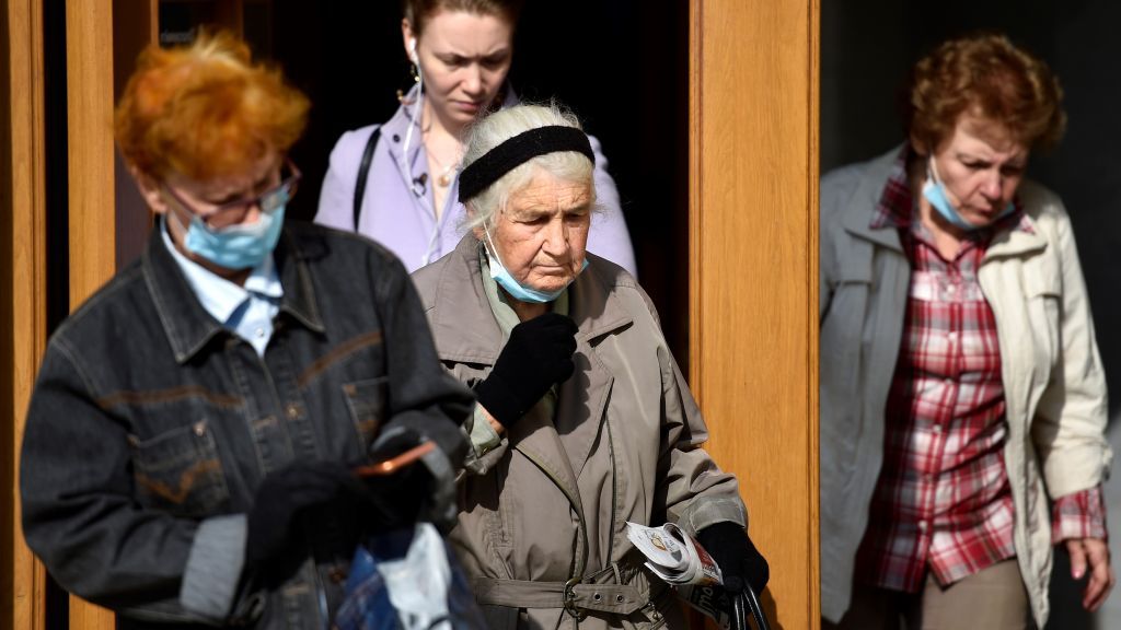 مع تزايد إصابات كورونا..كبار السن في موسكو مطالبون بالالتزام بيوتهم