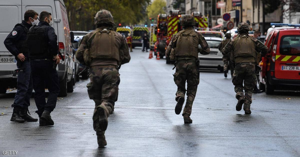 هجوم باريس.. 4 مصابين ومعتقلان قرب مقر “شارلي إبدو”
