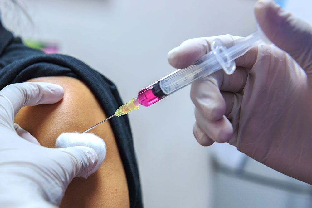 هيئة الصيادلة تدعو وزير الصحة إلى الترخيص لها بتلقيح المواطنين ضد الإنفلونزا الفصلية