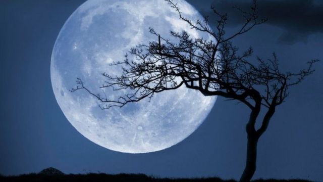الهالوين: هل ستكون ليلة الهالوين “أكثر رعبا” مع ظاهرة القمر الأزرق هذا العام؟