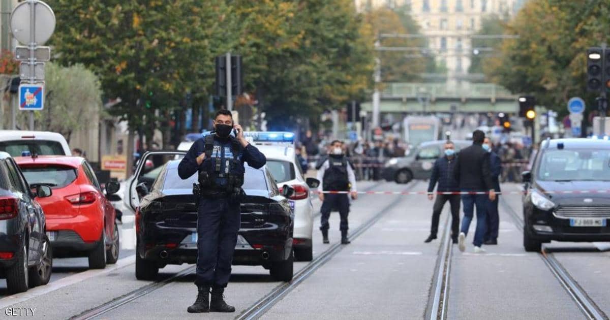 باحث يكشف الأسباب الحقيقة وراء حملات الهجوم على فرنسا