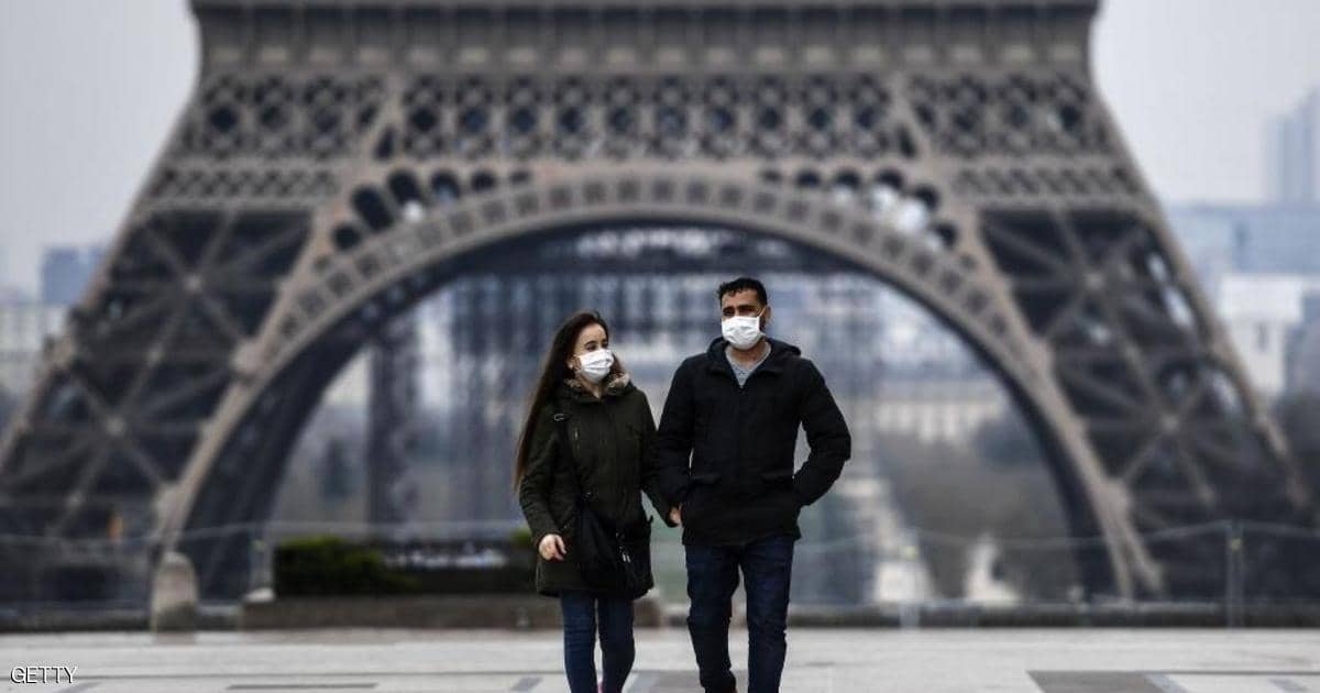 باريس نحو حالة “إنذار قصوى” بعد تسجيل آلاف الإصابات بكورونا