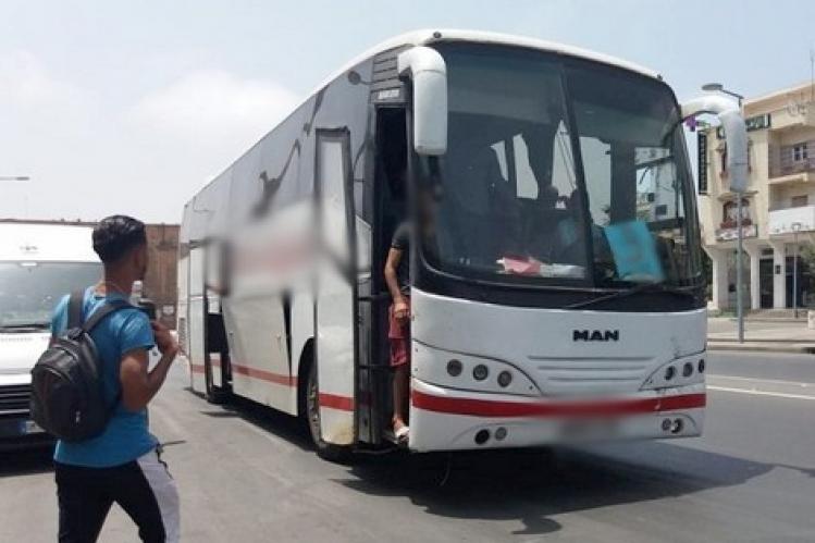 حافلات نقل المسافرين تخرق قواعد السلامة الصحية في جهة البيضاء
