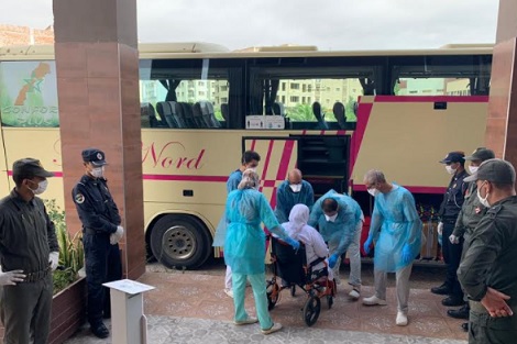 طاقم طبّي مغربي يواكب إعادة العالقين من مليلية