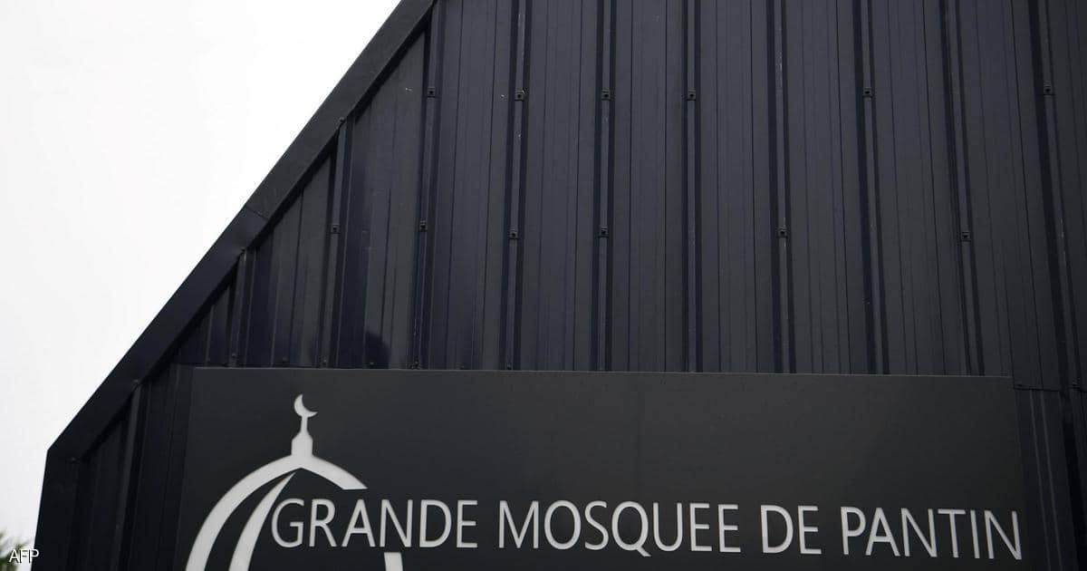 فرنسا تعلن الحرب ضد التطرف.. حل جمعية “إخوانية” وإغلاق مسجد