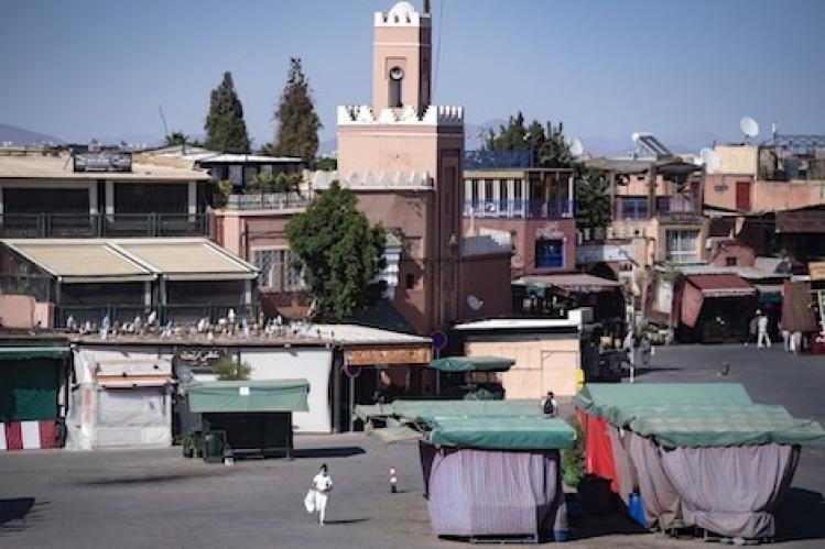 فيروس “كورونا” يرخي بـ”ظلال الصمت” على أشهر ساحة في المغرب