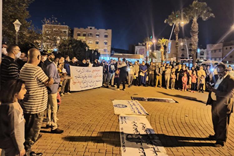 محتجون يطالبون بـ”العيش الكريم” في وقفة بخنيفرة