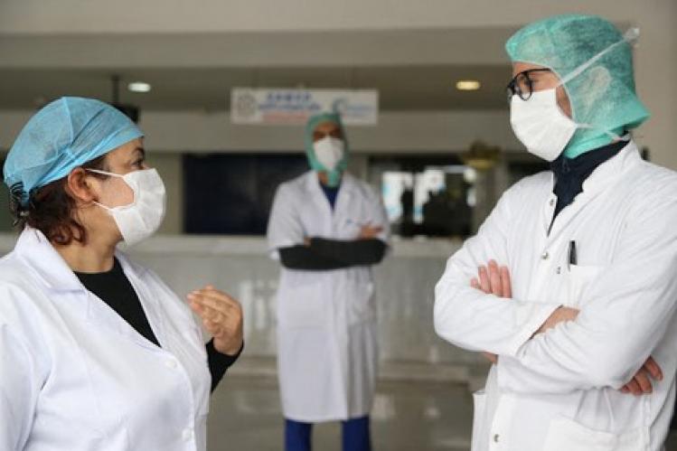 “أطبّاء العمومي” يُفرغون المستشفيات ويهدّدون باستقالات جماعية‬