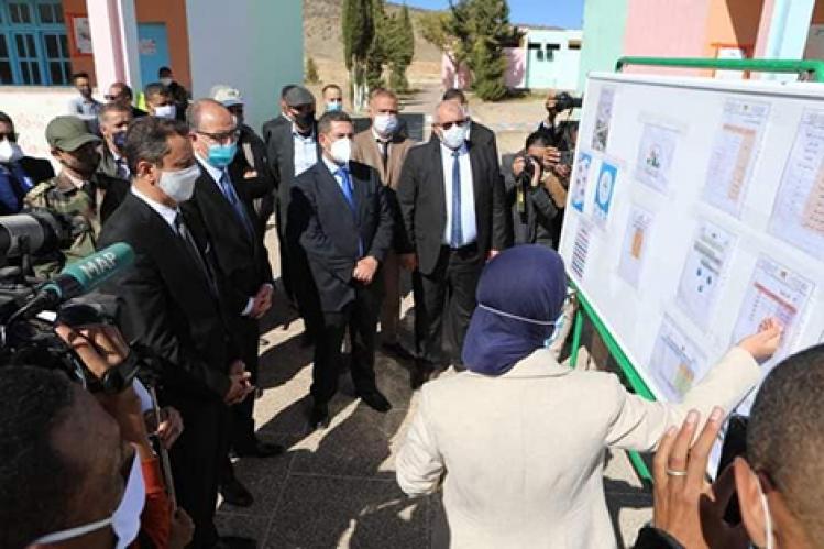 أمزازي يتفقد بناء ثانوية إعدادية في إقليم ميدلت