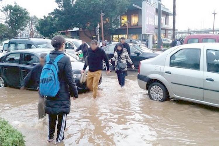 تساقطات مطرية تعيد كابوس “غرق الأحياء” إلى عدة مدن مغربية